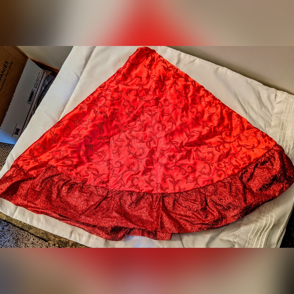 Sparkly Red Christmas Tree Skirt